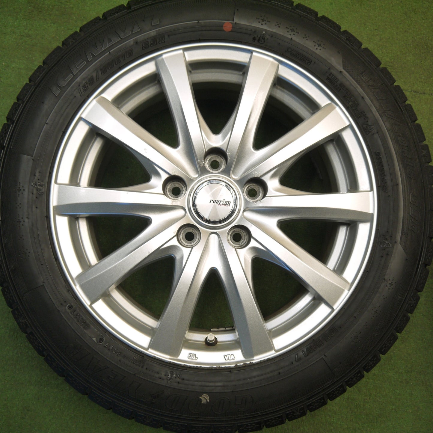 4本価格★スタッドレス 195/60R16 グッドイヤー アイスナビ7 ravrion RS01 ラブリオン 16インチ PCD114.3/5H★6031004Hス