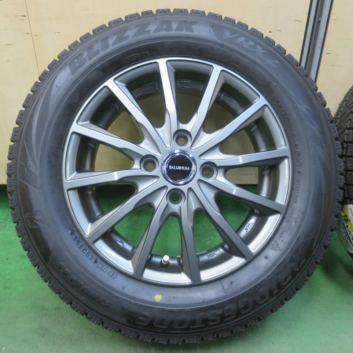 未使用！23年★スタッドレス 165/70R14 ブリヂストン ブリザック VRX2 BALMINUM AR12 バルミナ 14インチ PCD100/4H★6021704イス