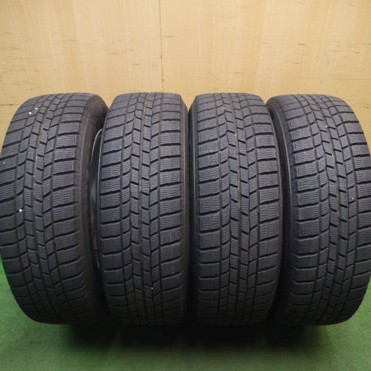 バリ溝！キレイ！9.5分以上★スタッドレス 215/60R17 グッドイヤー アイスナビ6 JOKER ジョーカー 17インチ PCD114.3/5H★5021808Hス