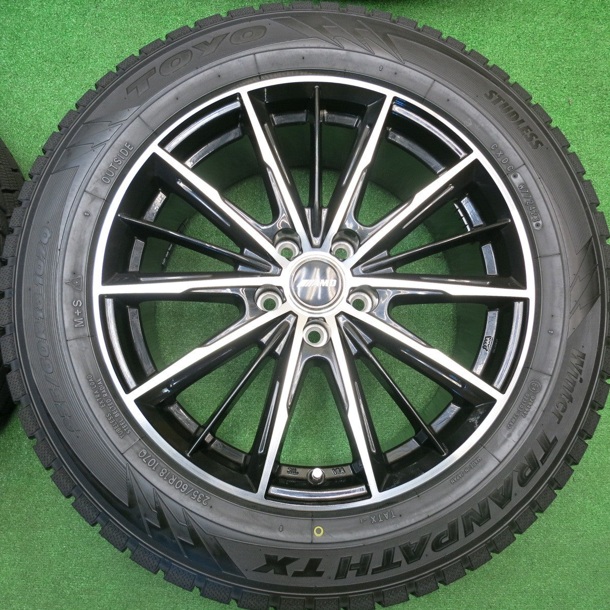 バリ溝！23年！キレイ！ほぼ10分★スタッドレス 235/60R18 トーヨー ウインター トランパス TX AMD 社外 アルミ 18インチ PCD114.3/5H★5103003HAス