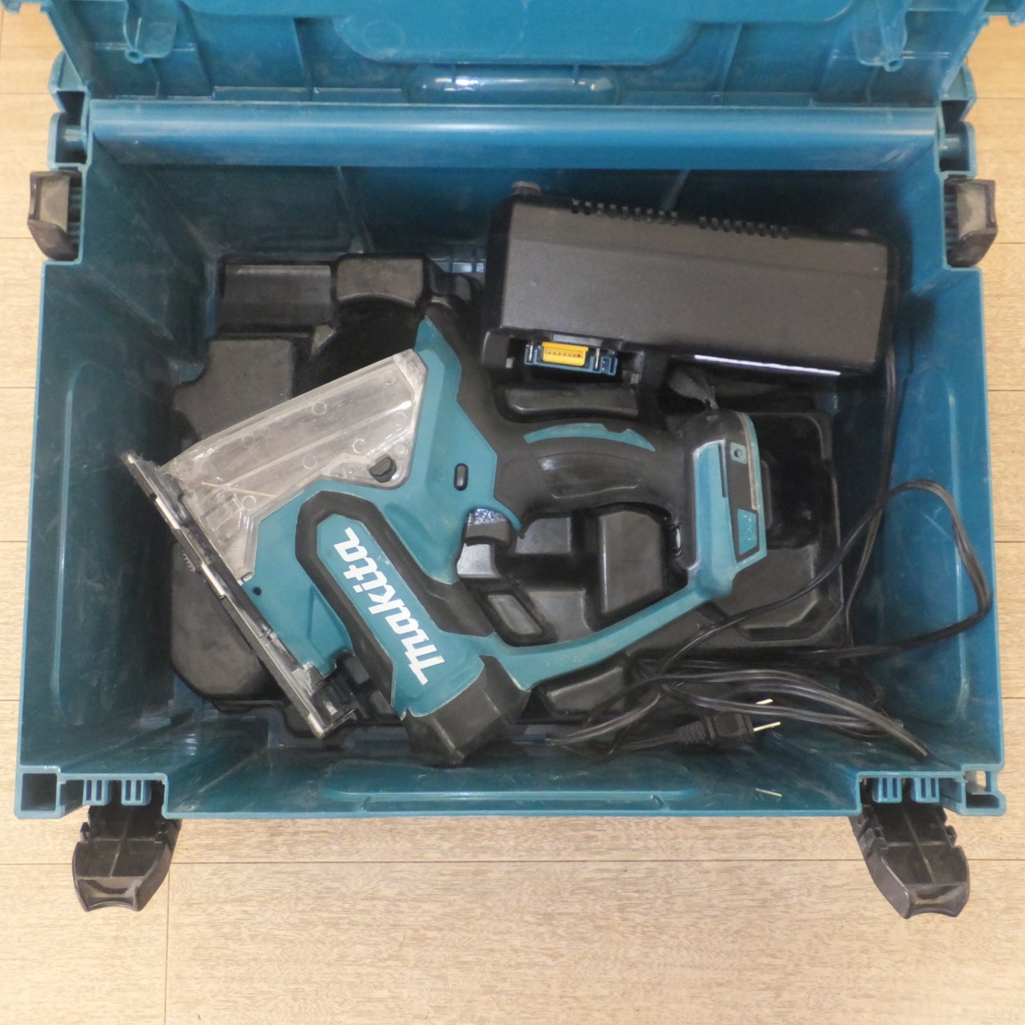 [送料無料] ★マキタ makita 充電式ボードカッタ SD140DRGX 14.4V　バッテリ なし★