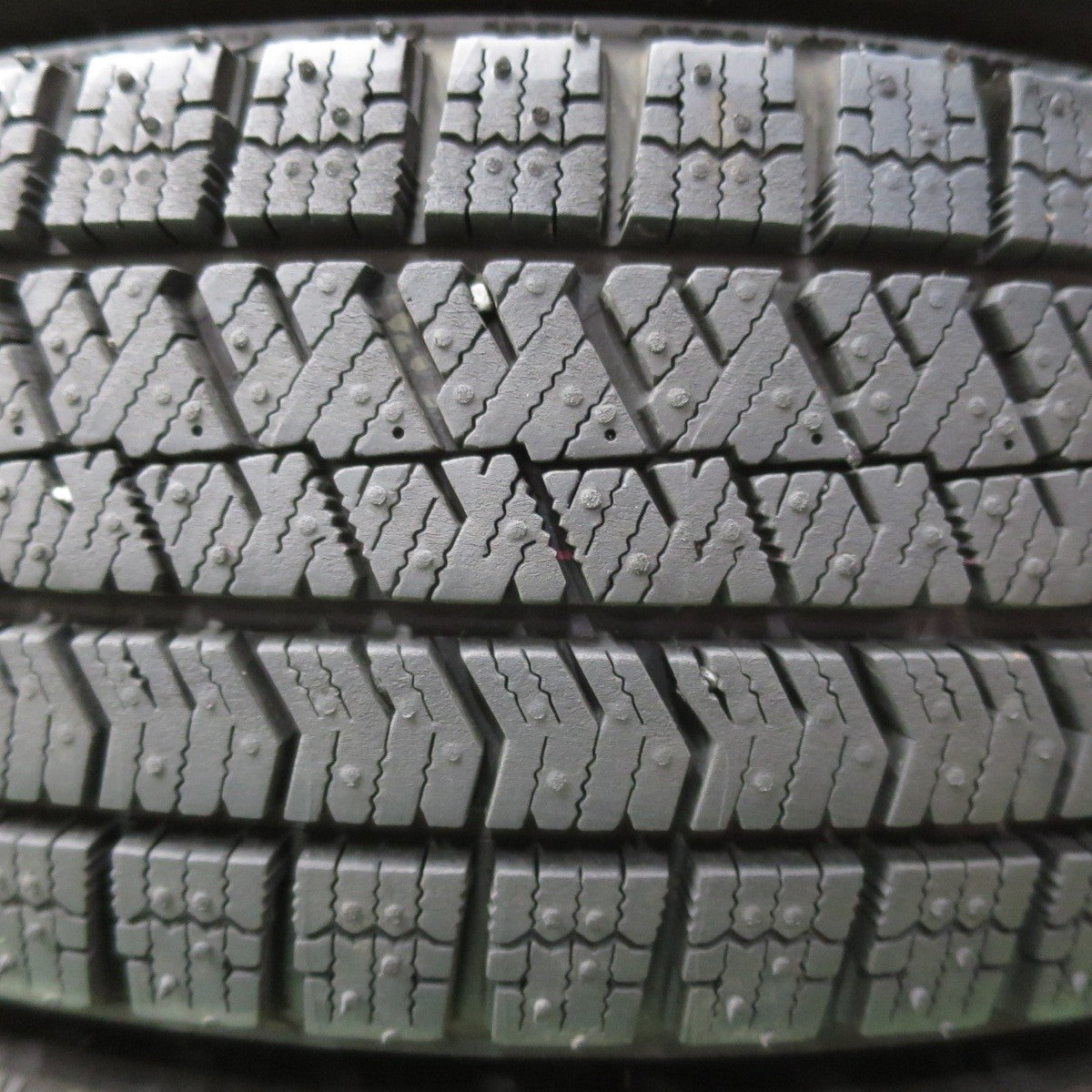 バリ溝！23年！キレイ！ほぼ10分★スタッドレス 155/65R14 ブリヂストン ブリザック VRX2 Linz 社外 アルミ 14インチ PCD100/4H★5013113イス