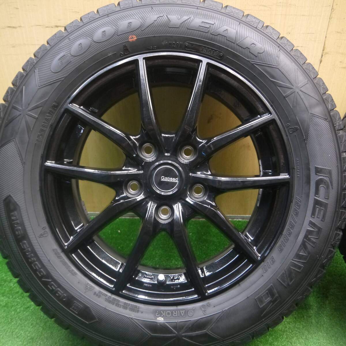 バリ溝！キレイ！9.5分以上★スタッドレス 195/65R15 グッドイヤー アイスナビ6 G.speed Gスピード 15インチ PCD114.3/5H★5021907Hス