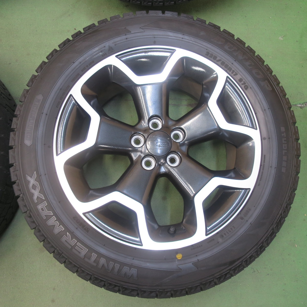 バリ溝！キレイ！9.5分◎スバル XV 純正 225/55R17 スタッドレス ダンロップ ウインターマックス WM02 17インチ PCD100/5H◎6100601イス