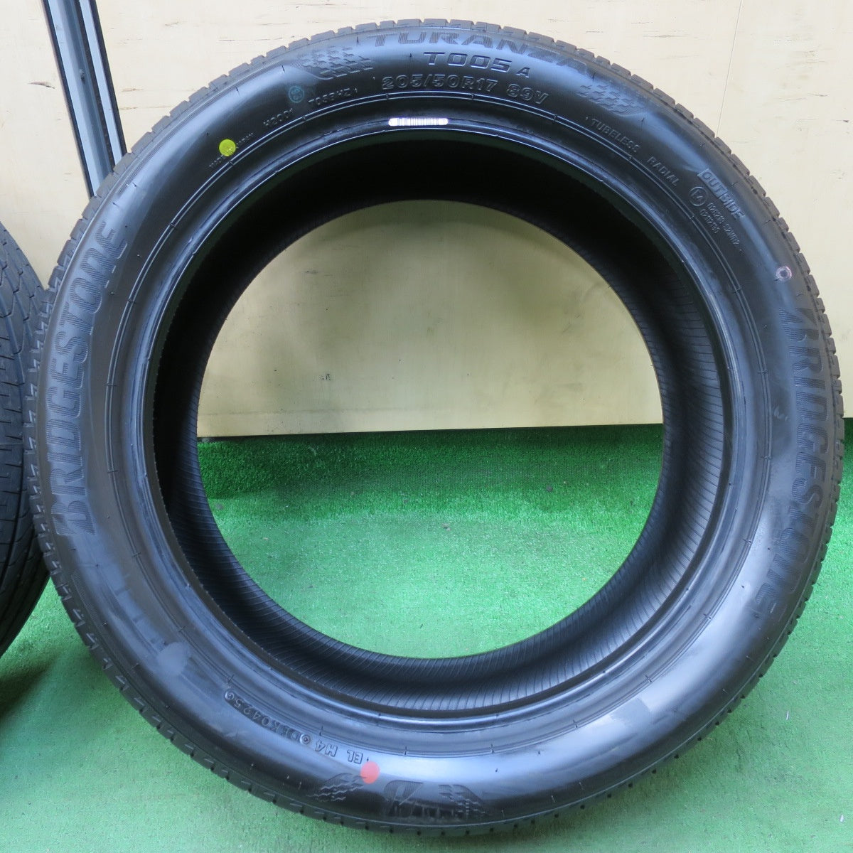 [送料無料] 新車外し！25年★205/50R17 ブリヂストン トランザ T005A タイヤ 17インチ ノート オーラ セレナ インプレッサ 等★5030612イノタ
