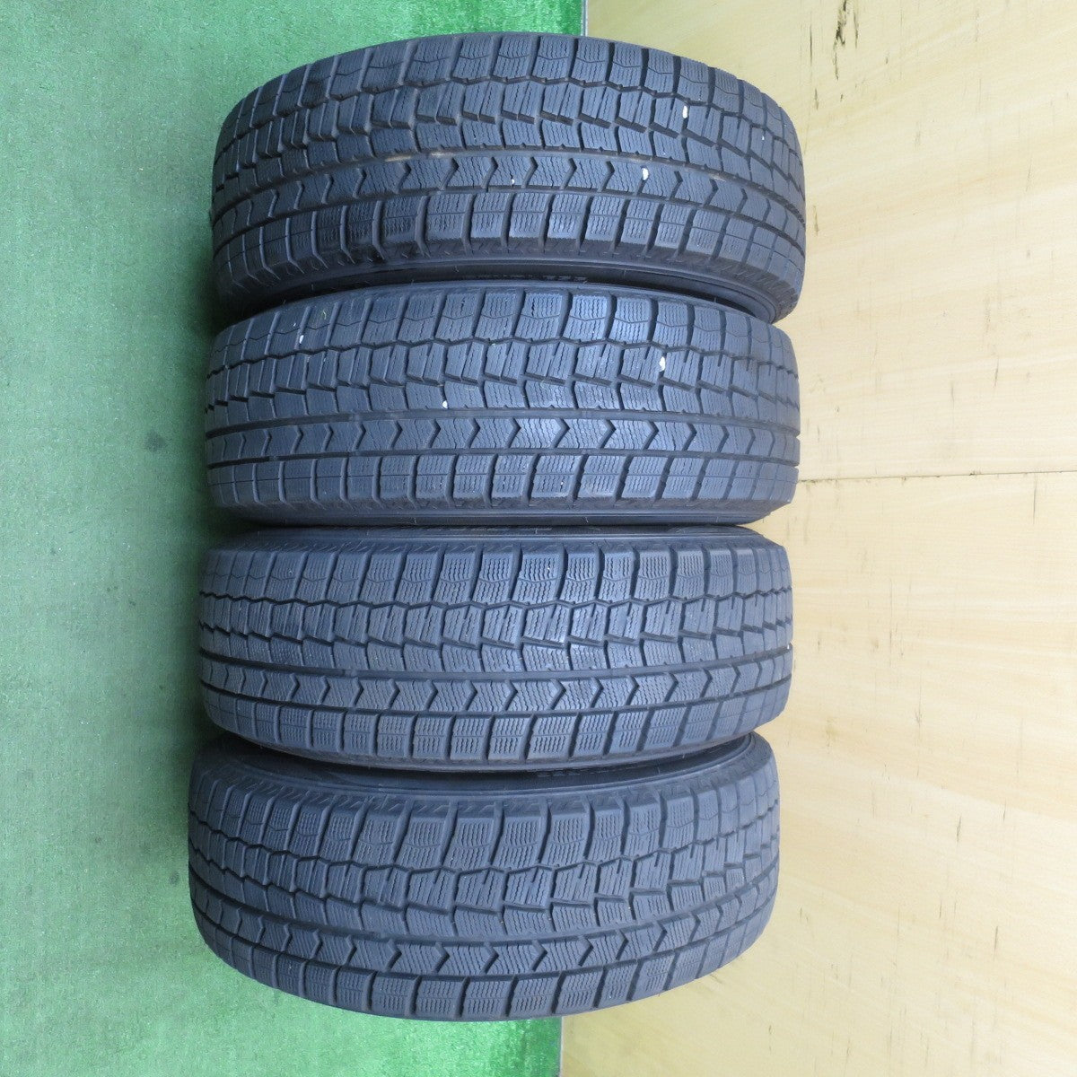 バリ溝！21年！キレイ！9.5分以上★プリウス 等 195/65R15 スタッドレス ダンロップ ウインターマックス WM02 ESTROSA エステローザ 15インチ PCD100/5H★5052504NJス
