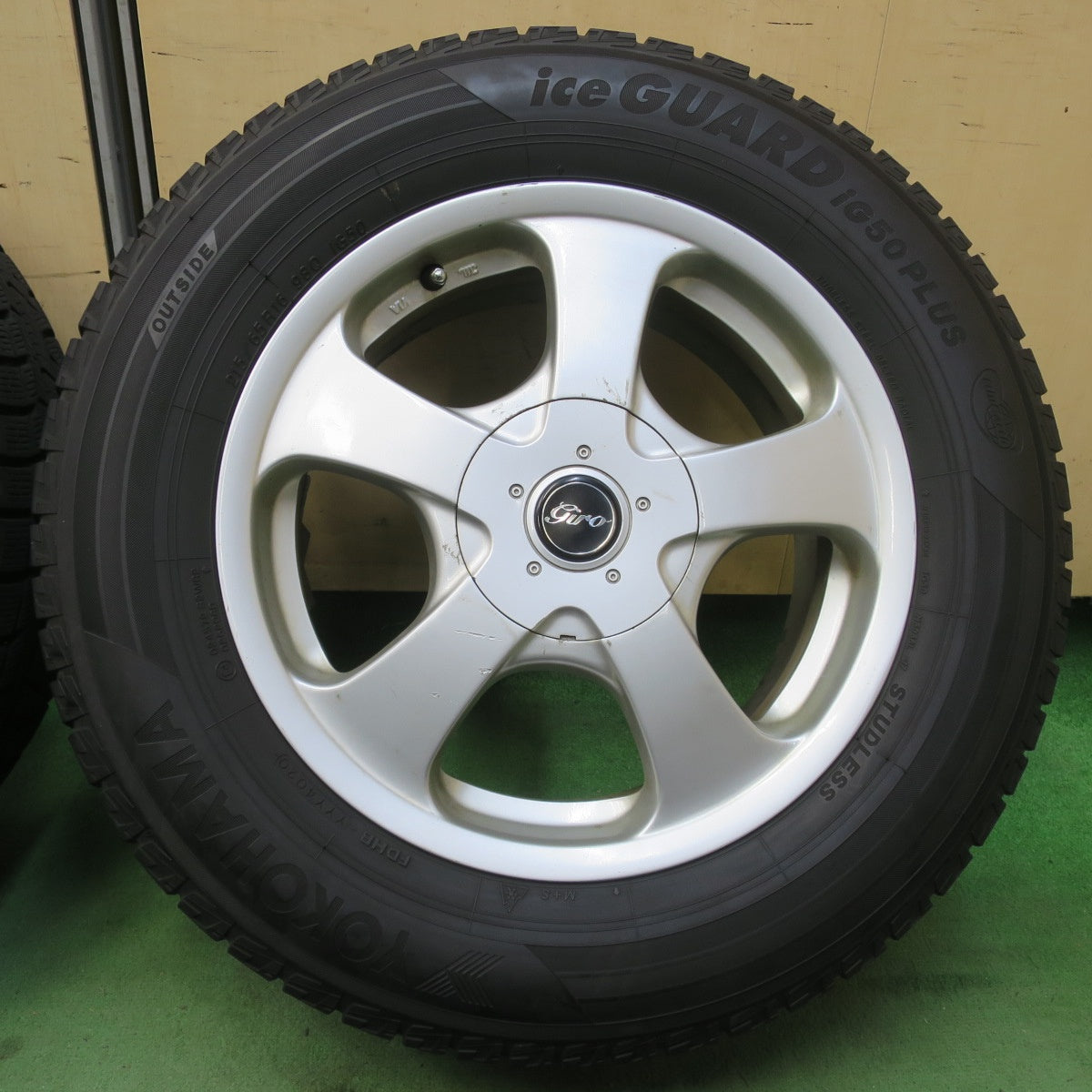バリ溝！9分★スタッドレス 215/65R16 ヨコハマ アイスガード iG50 プラス giro ギロ 16インチ PCD100 114.3/5H マルチ★6022303イス