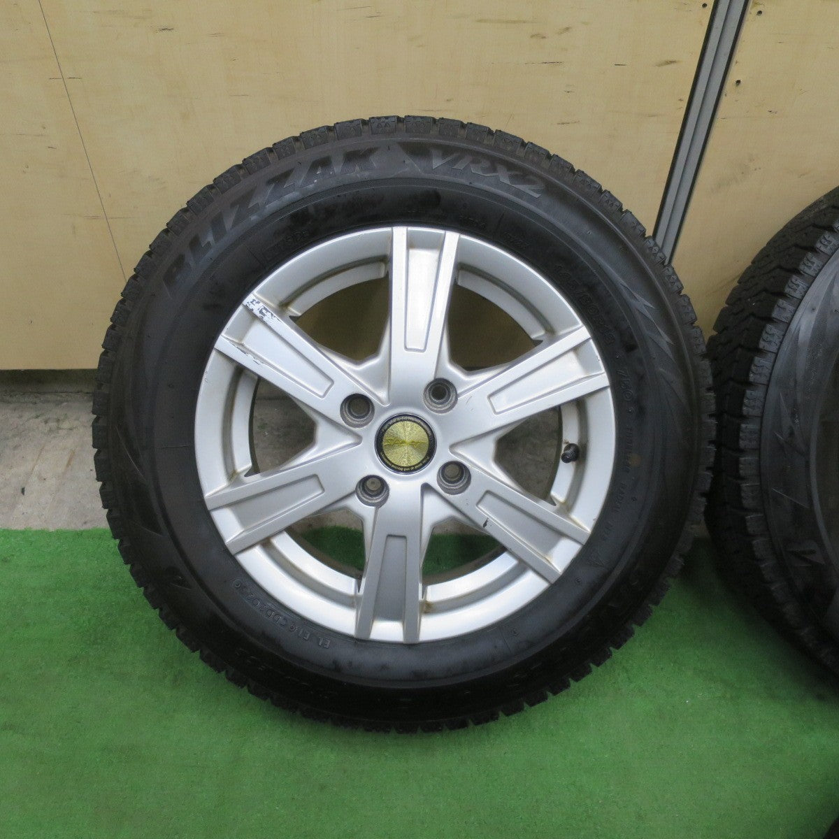 バリ溝！23年！9.5分以上★スタッドレス 145/80R13 ブリヂストン ブリザック VRX2 SPORT スポルト 13インチ PCD100/4H★6040602TTス