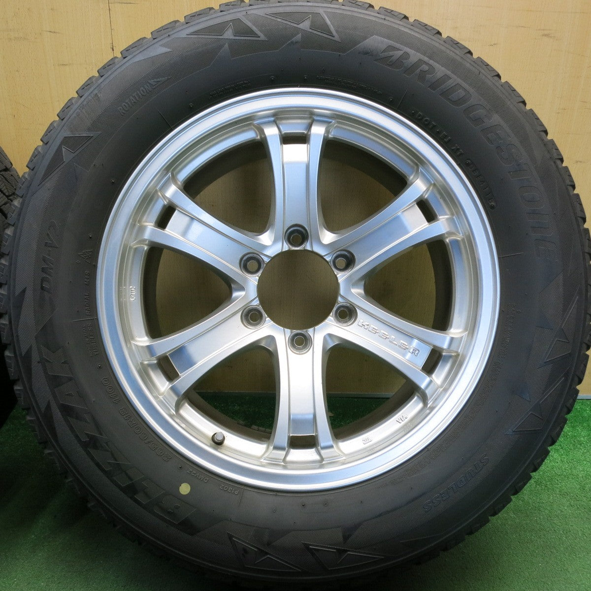 キレイ★KEELER FORCE 265/60R18 スタッドレス ブリヂストン ブリザック DM-V2 キーラーフォース 18インチ PCD139.7/6H★6052801HAス