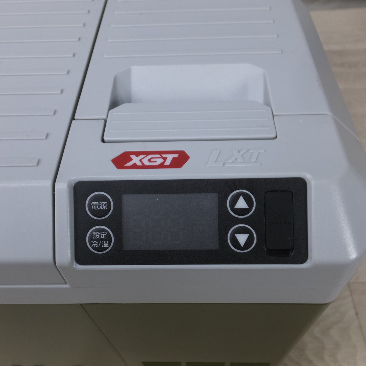 [送料無料] 美品◆マキタ 充電式 保冷温庫 容量 7L 40V Max CW003G ACアダプタ シガーソケット用コード 付き オリーブ◆