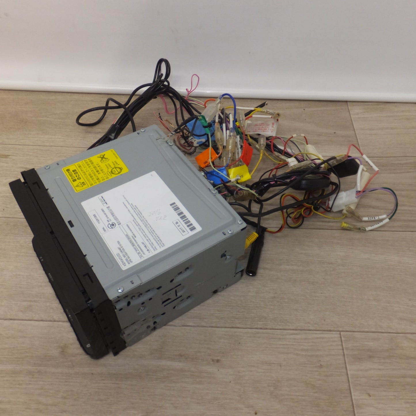 [送料無料] ★ケンウッド KENWOOD メモリーナビゲーション MDV-D404BT[18]★