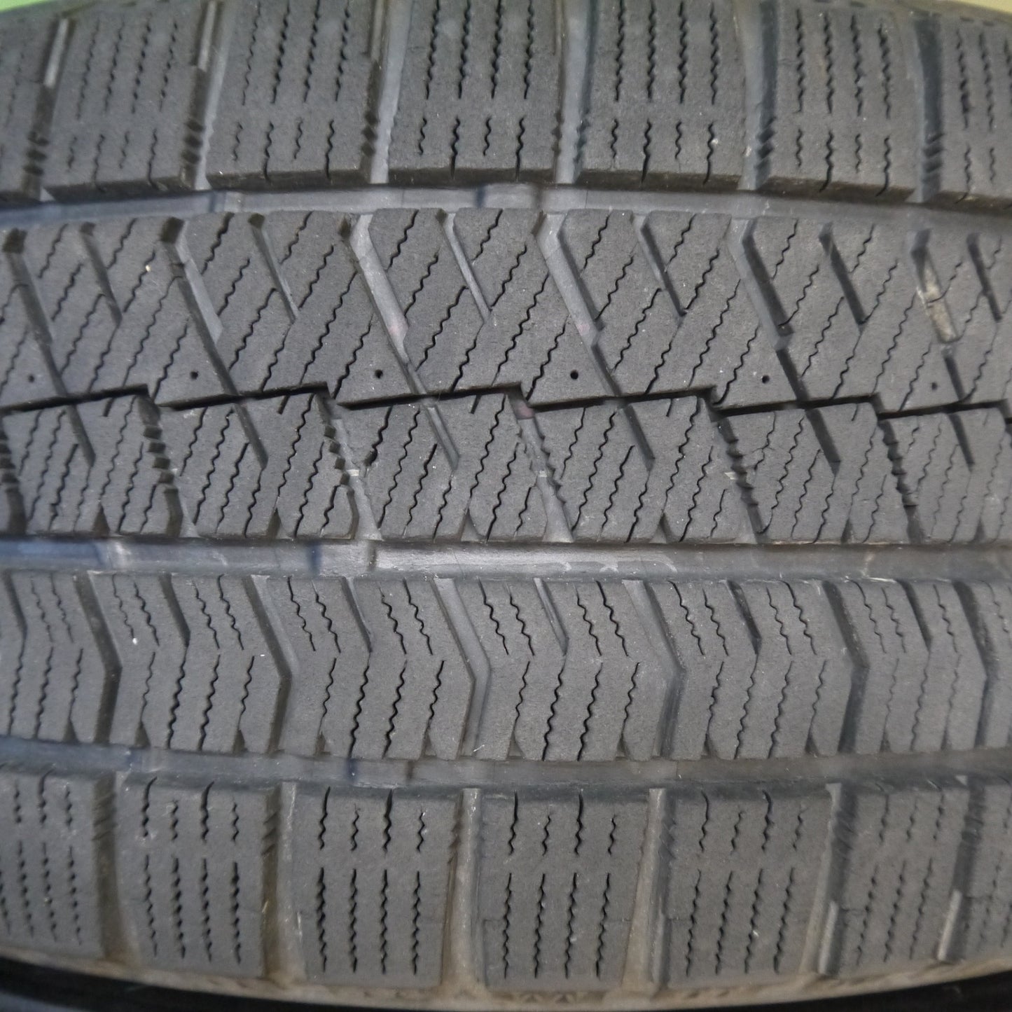バリ溝！キレイ！9分◎インプレッサ 等 205/50R17 スタッドレス ブリヂストン ブリザック VRX2 BALMINUM TR10 バルミナ 17インチ PCD100/5H◎6070101Hス