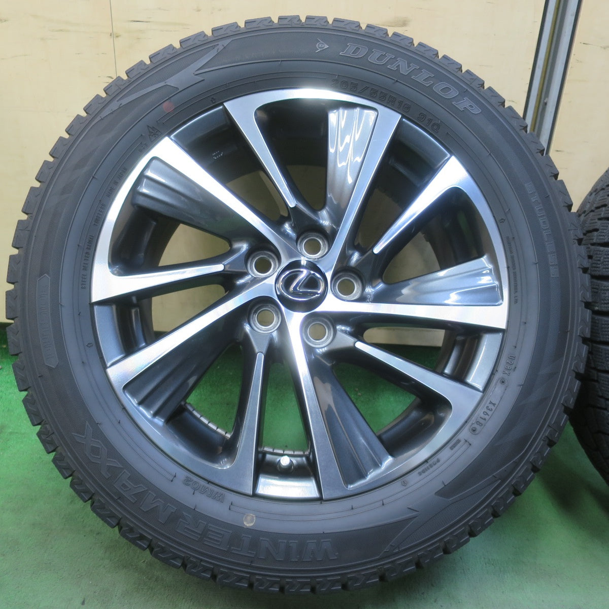 バリ溝！キレイ！9.5分◎レクサス CT バージョンC 純正 205/55R16 スタッドレス ダンロップ ウインターマックス WM02 16インチ PCD100/5H◎6071802イス