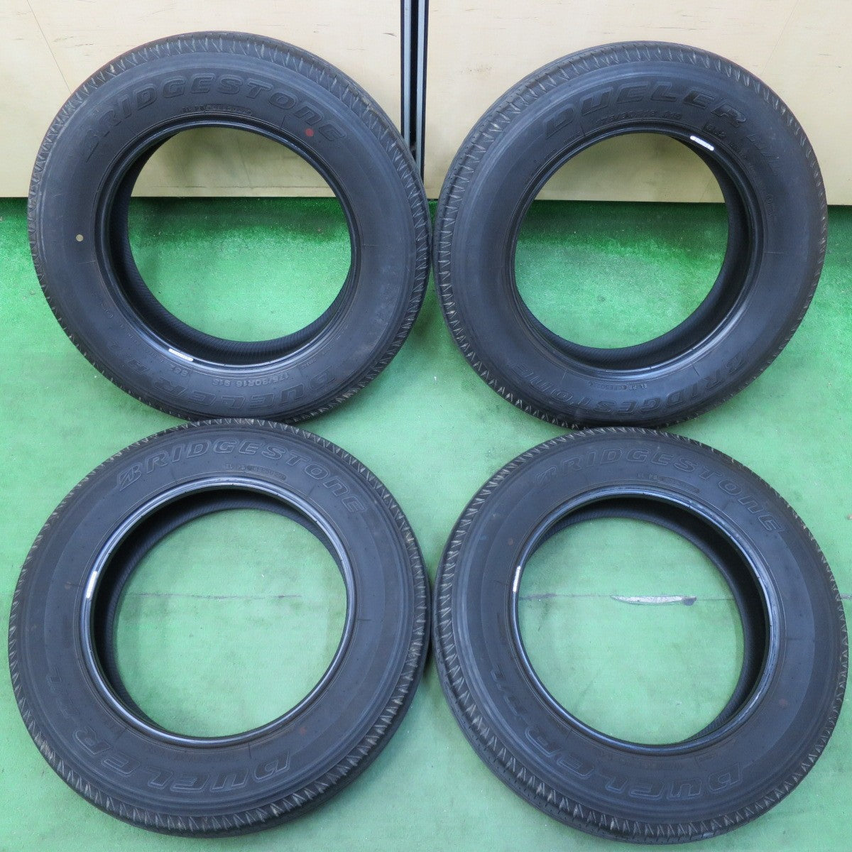 [送料無料] バリ溝！22年！8.5分★ジムニー 等 175/80R16 ブリヂストン デューラー H/L 852 DUELER タイヤ 16インチ★5010614イノタ