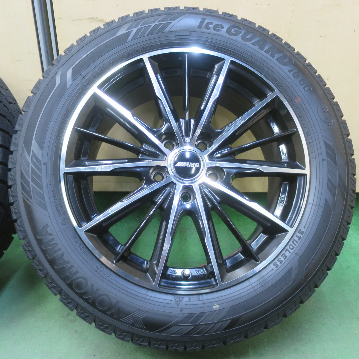 バリ溝！22年！9.5分◎スタッドレス 215/60R17 ヨコハマ アイスガード iG60 AMD G-Line SP Gライン 17インチ PCD114.3/5H◎6100803イス