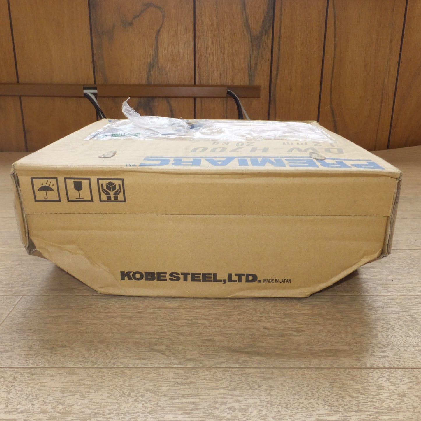 [送料無料] 未使用★神戸製鋼所 コベルコ KOBELCO PREMIARC 硬化肉盛溶接用フラックス入りワイヤ DW-H700 1.2mm 20kg(5)★