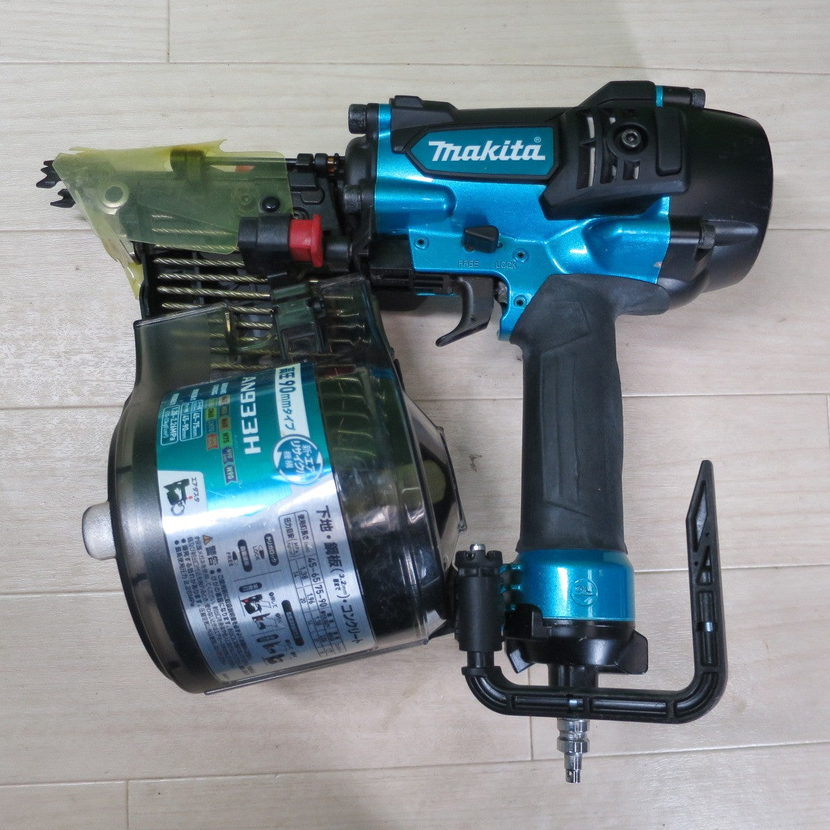 [送料無料] キレイ☆マキタ 90mm 高圧 エア 釘打 機 AN933H エアー ツール 工具 釘打ち機 Makita☆