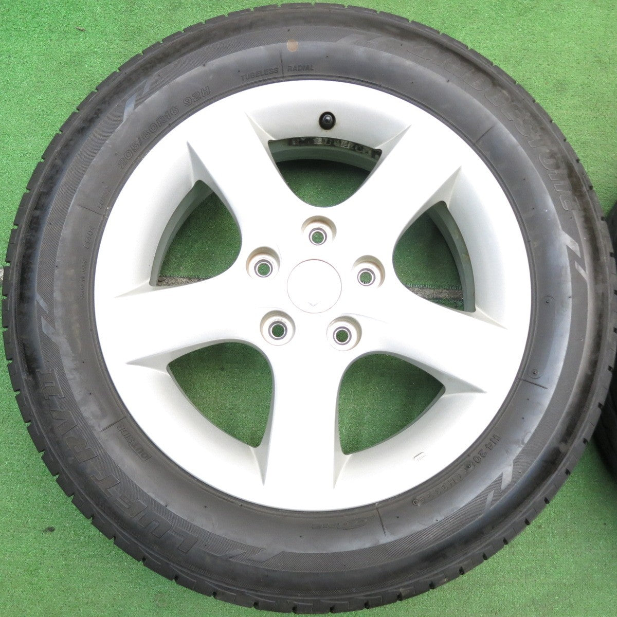 バリ溝！24年！キレイ！9.5分★スズキ SX4 純正 205/60R16 ブリヂストン LUFT RV2 16インチ PCD114.3/5H★5061601AKノ