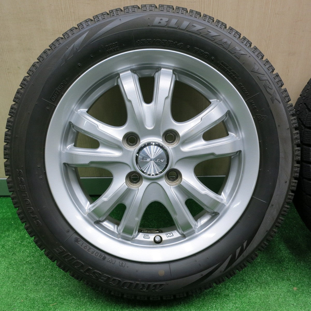 [送料無料] バリ溝！キレイ！8.5分★スタッドレス 155/65R14 ブリヂストン ブリザック VRX LEBEN レーベン 14インチ PCD100/4H★4092102NJス