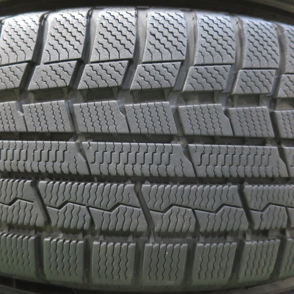 バリ溝！21年！キレイ！9.5分★スタッドレス 205/65R16 トーヨー ウインター トランパス TX BALMINUM バルミナ 16インチ PCD114.3/5H★5103102イス