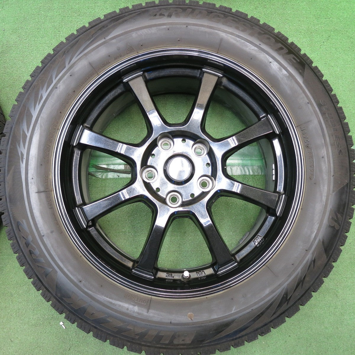 バリ溝！24年！9.5分◎スタッドレス 225/60R17 ブリヂストン ブリザック VRX2 G-SPEED Gスピード 17インチ PCD114.3/5H◎6100303HAス