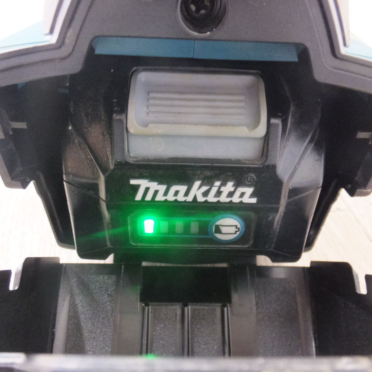 ★マキタ makita 充電式コンクリートバイブレータ VR001G　バッテリ BL4025　セット★