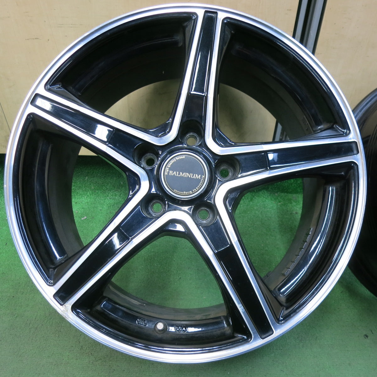 4本価格★BALMINUM バルミナ 17インチ ホイール 17×7J PCD114.3/5H★5042508SYホ