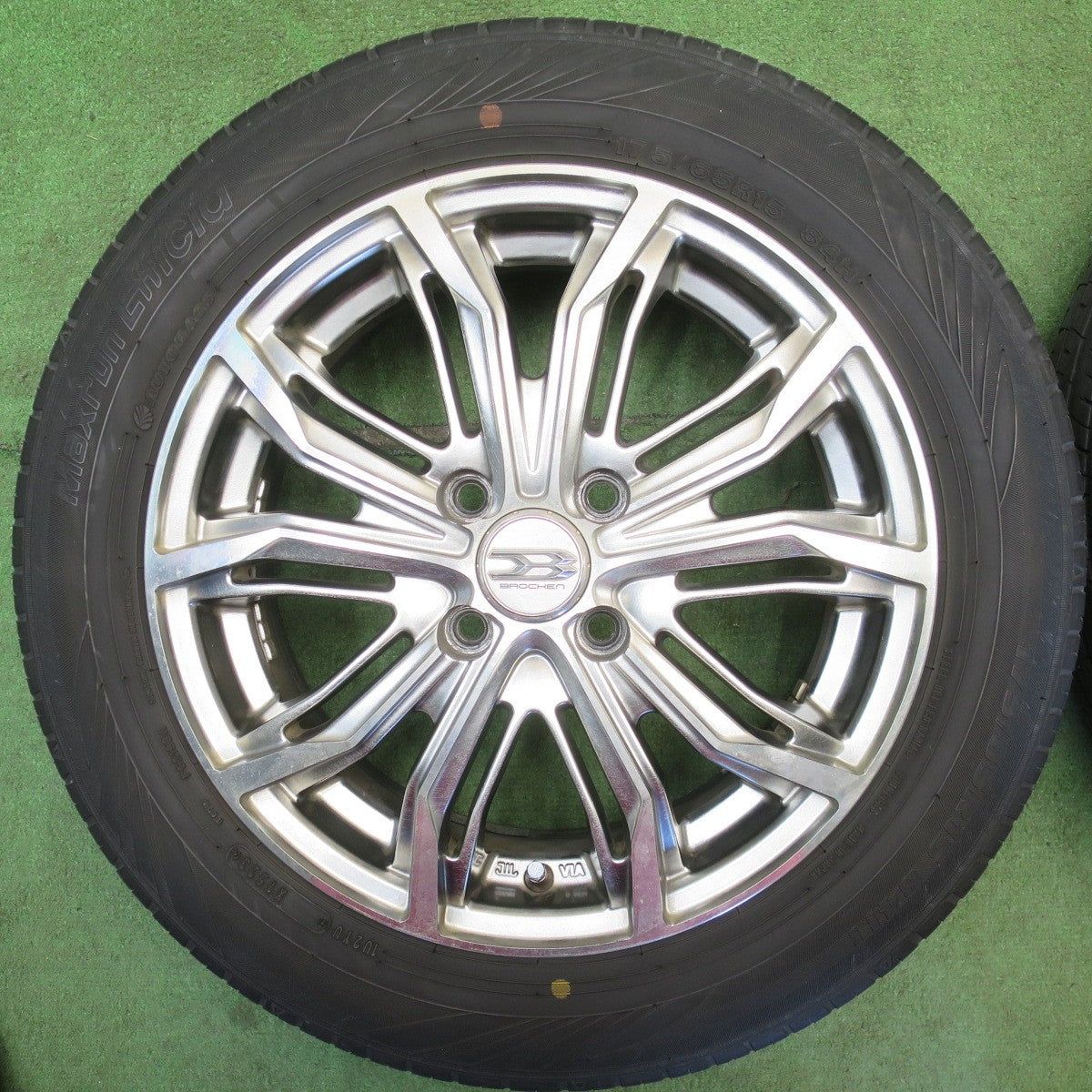 バリ溝！23年！9.5分★175/65R15 オートバックス Maxrun Efficia BROCKEN DS25 ブロッケン 15インチ PCD100/4H★6051012NJノ