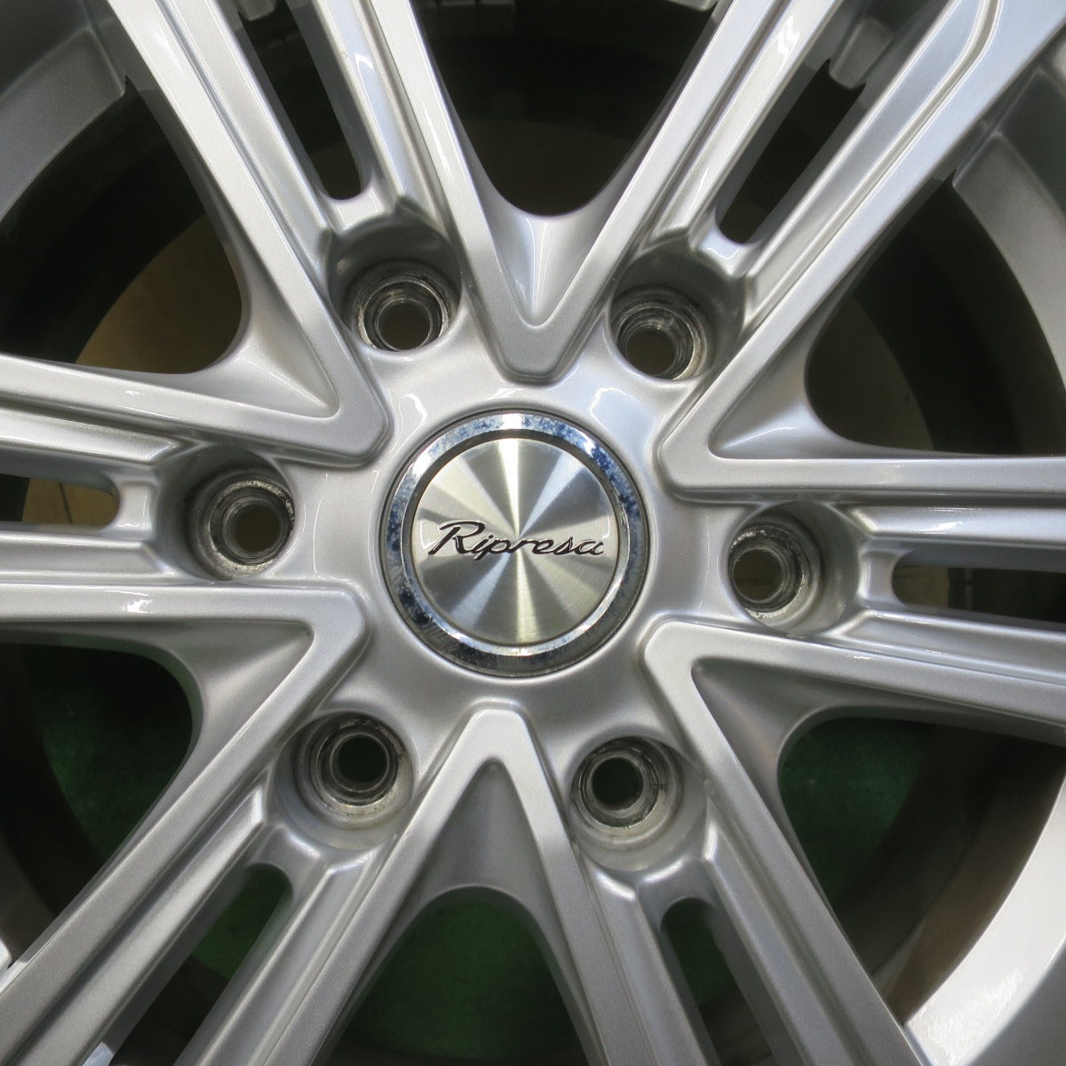 バリ溝！キレイ！9.5分◎スタッドレス 195/80R15 107/105L ヨコハマ アイスガード iG91 Ripresa リプレーザ 15インチ PCD139.7/6H◎6082904イス