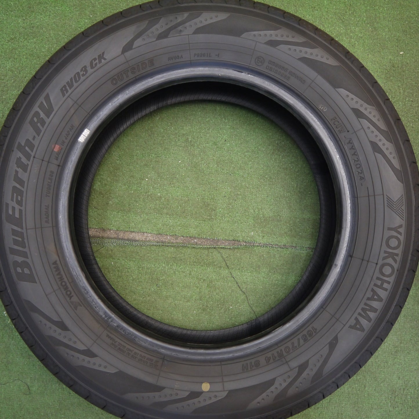 バリ溝！24年！9分★165/70R14 ヨコハマ BluEarth-RV RV03 CK ブルーアース 14インチ タイヤ アクア ヴィッツ ソリオ 等★6052009Hノタ