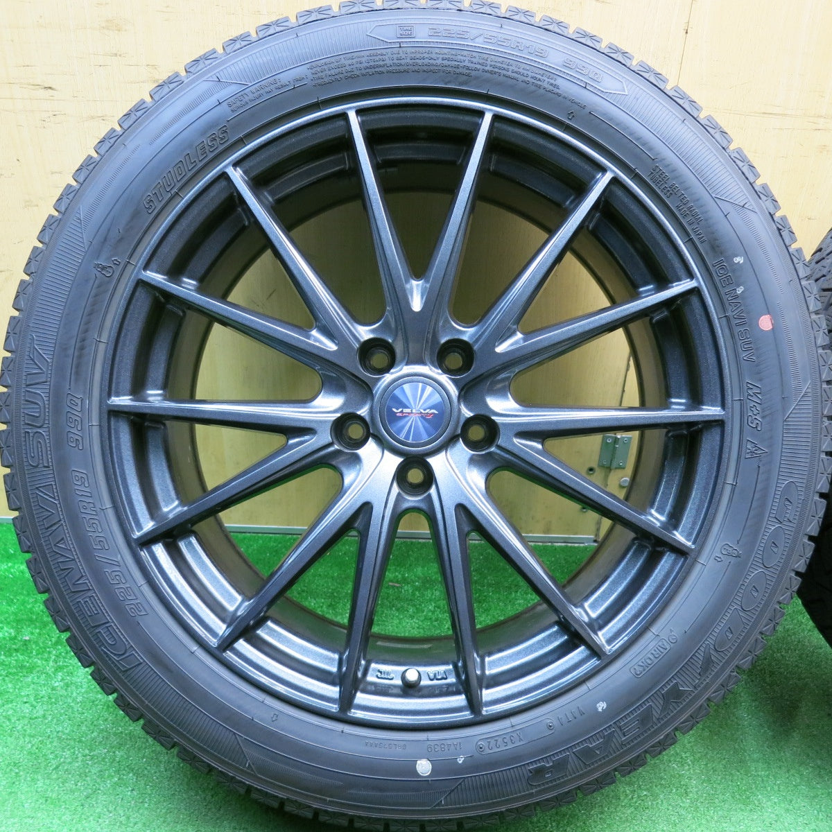 バリ溝！22年！キレイ！9.5分★スタッドレス 225/55R19 グッドイヤー アイスナビ SUV VELVA SPORTZ ヴェルヴァ 19インチ PCD114.3/5H★5121807HAス
