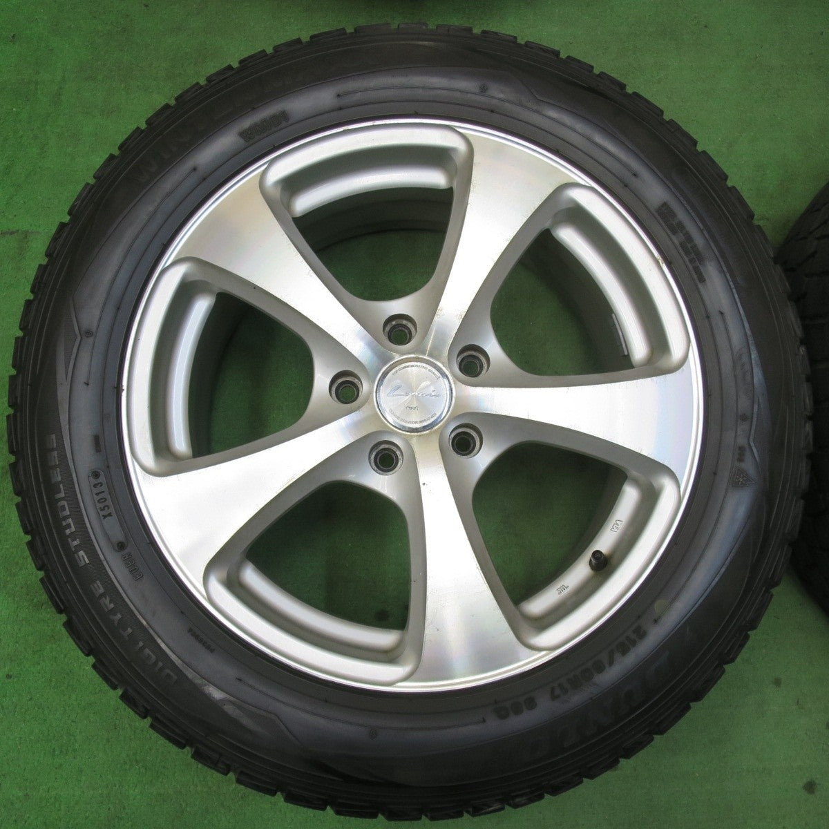 バリ溝！8.5分★Leonis AS 215/60R17 スタッドレス ダンロップ ウインターマックス WM01 レオニス PCD114.3/5H★5012208イス