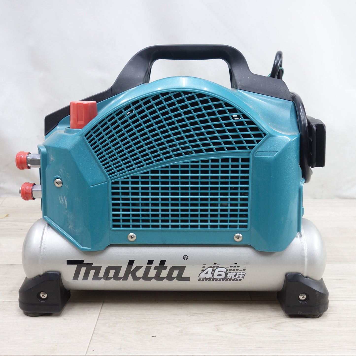 [送料無料] ◆マキタ エア コンプレッサー AC462XS 高圧 常圧 タンク 7L エアー ツール 工具 100V 50-60Hz makita◆