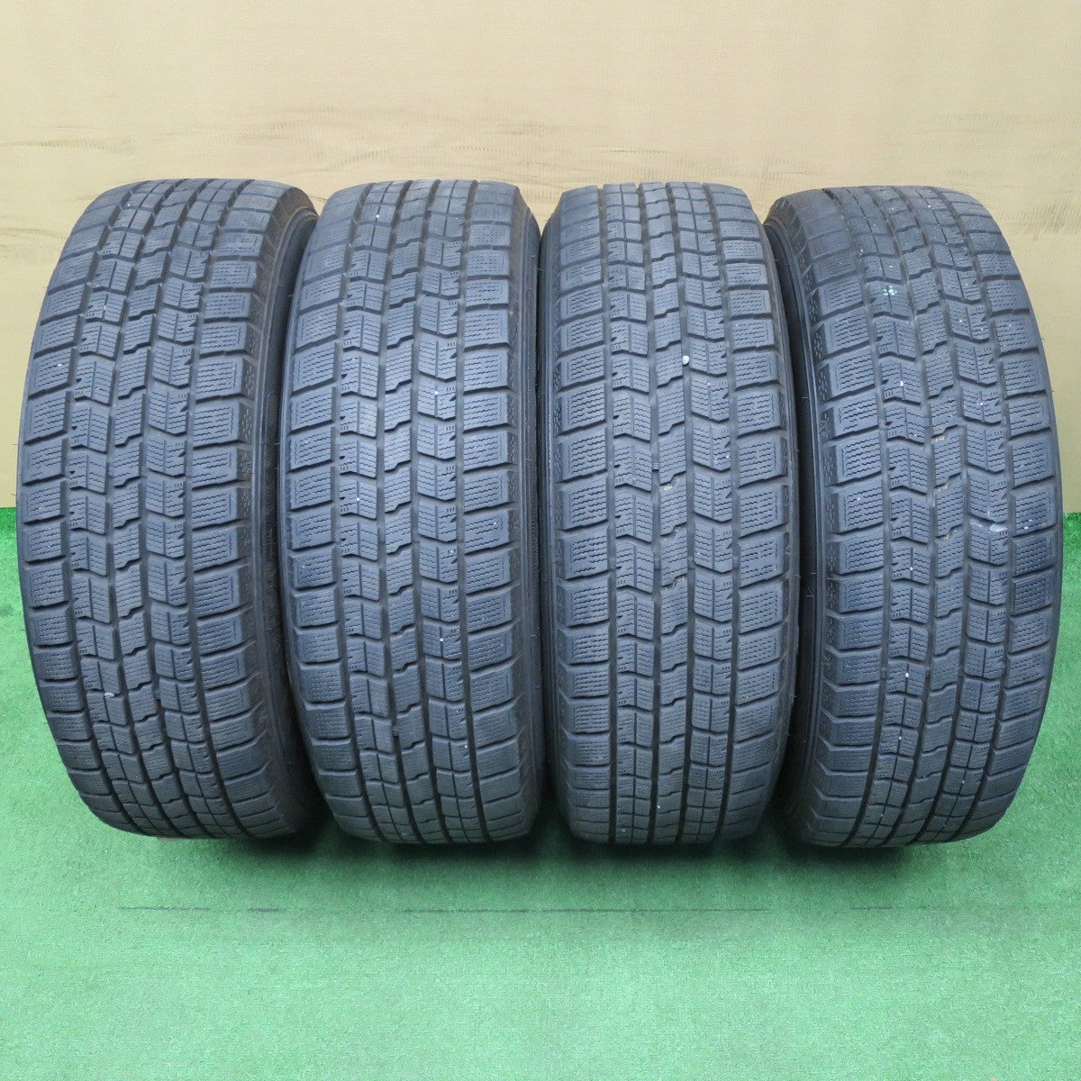 バリ溝！23年！キレイ！9.5分以上★スタッドレス 215/60R17 グッドイヤー アイスナビ7 ravrion RS01 ラブリオン 17インチ PCD114.3/5H★6040308NKス