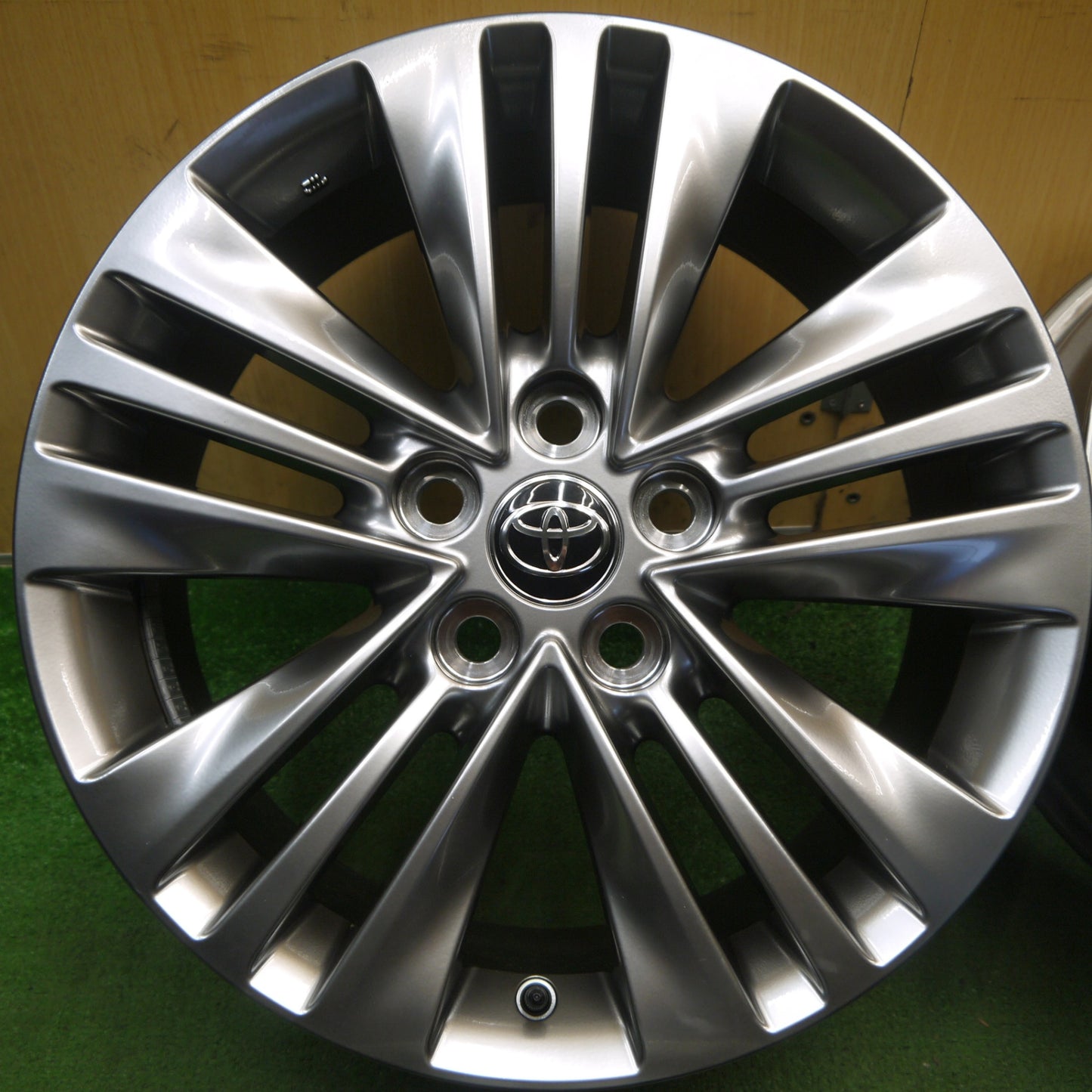 新車外し★トヨタ 40系 アルファード Zグレード 純正 ホイール 18インチ 18×7J PCD120/5H★6070104KKホ