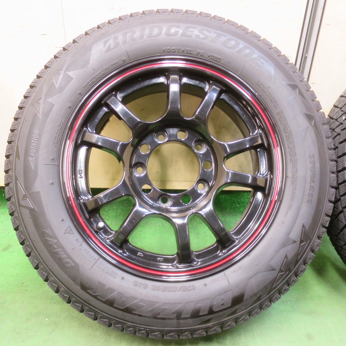 キレイ★ジムニー 等 5ZIGEN 5次元 175/80R16 スタッドレス ブリヂストン ブリザック DM-V2 16インチ PCD139.7/5H★6021013イス