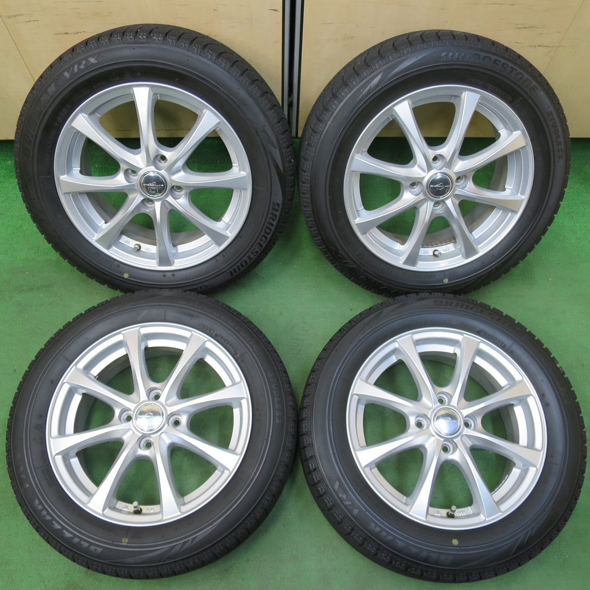 [送料無料] キレイ★スタッドレス 185/60R15 ブリヂストン ブリザック VRX ENERGY LINE エナジーライン 15インチ PCD100/4H★5012105イス