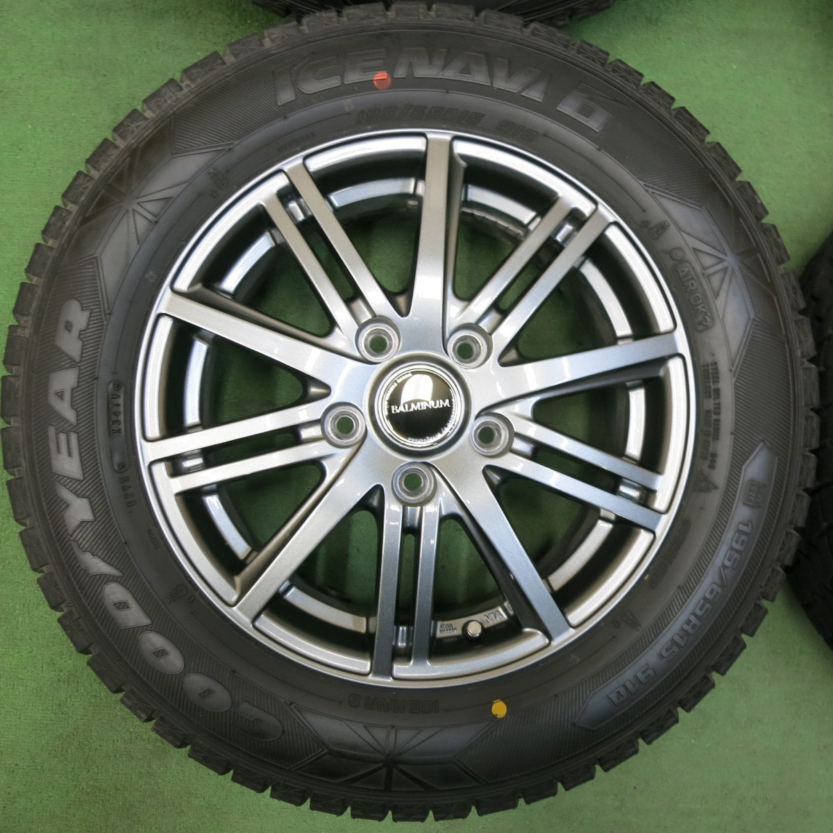 [送料無料] バリ溝！キレイ！ほぼ10分★スタッドレス 195/65R15 グッドイヤー アイスナビ6 BALMINUM バルミナ 15インチ PCD114.3/5H★4122509SYス