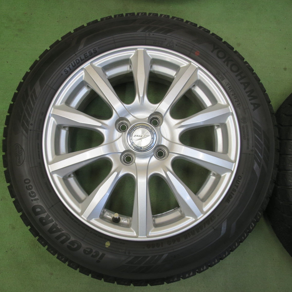 バリ溝！キレイ！9.5分★スタッドレス 175/65R15 ヨコハマ アイスガード iG60 JOKER ジョーカー 15インチ PCD100/4H★6051606イス