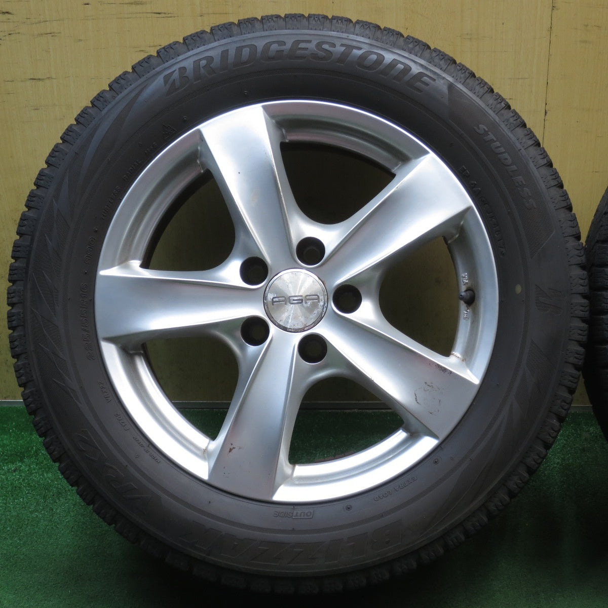 4本価格◎アウディ 等 AGA Nebel 225/55R16 スタッドレス ブリヂストン ブリザック VRX2 ネーベル 16インチ PCD112/5H◎6090702NJス