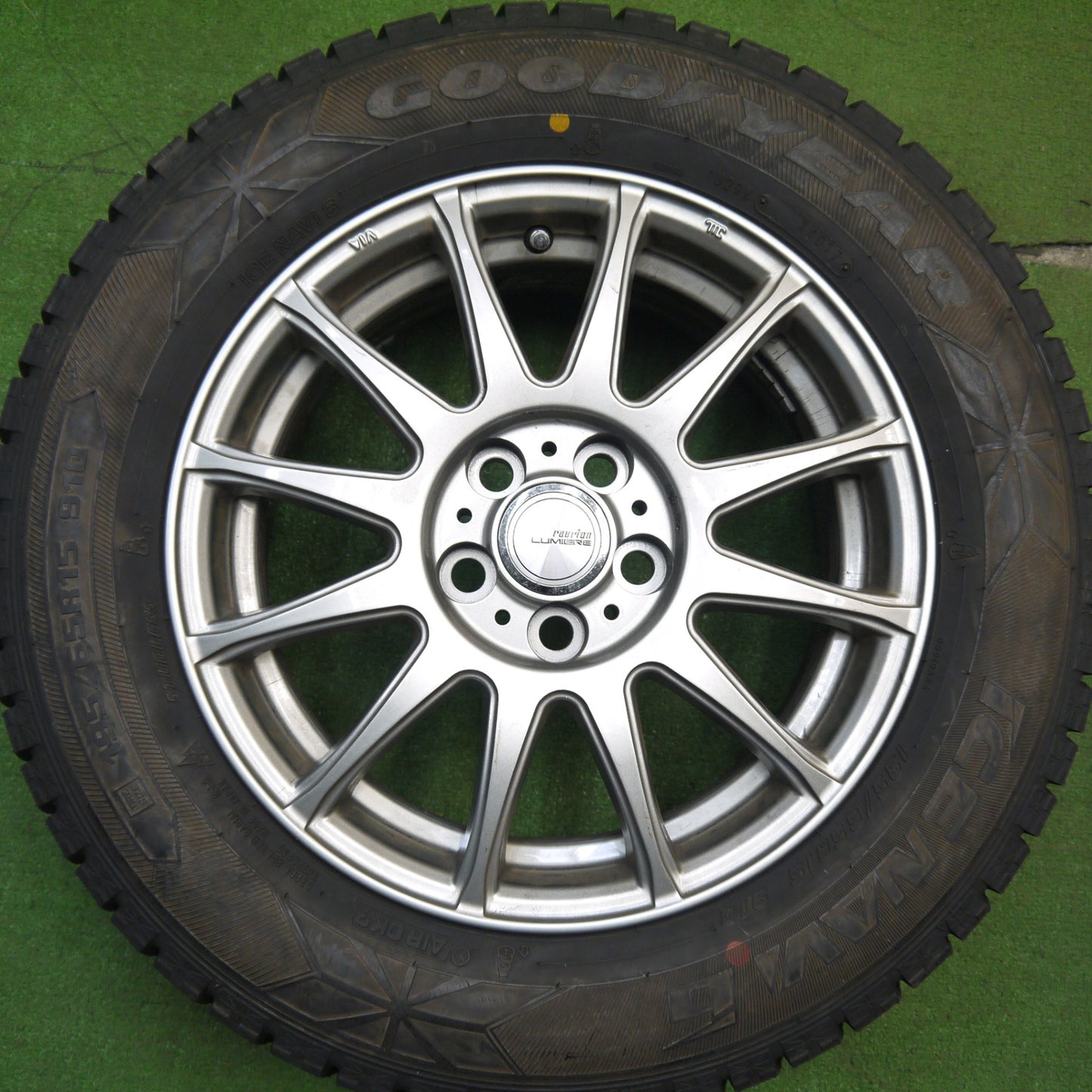 バリ溝！キレイ！ほぼ10分★プリウス 等 195/65R15 スタッドレス グッドイヤー アイスナビ6 ravrion LUMIERE ラブリオン 15インチ PCD100/5H★5042801Hス