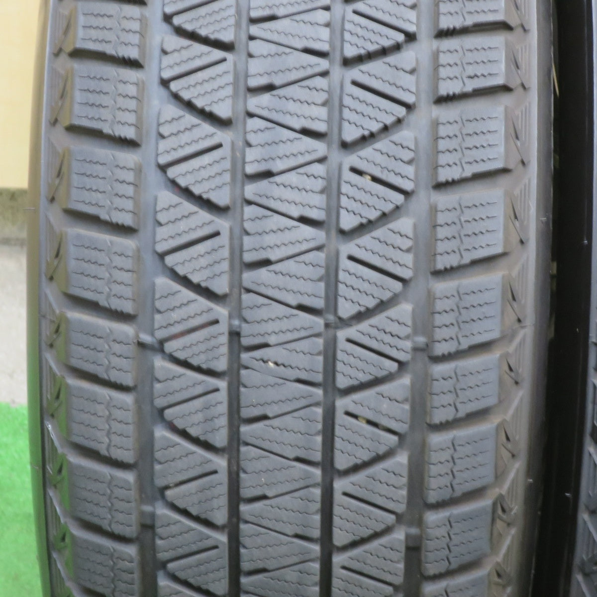 バリ溝！21年！キレイ！9.5分★スタッドレス 265/65R17 ブリヂストン ブリザック DM-V3 KAZERA H301 カゼラ 17インチ PCD139.7/6H★5112105TTス