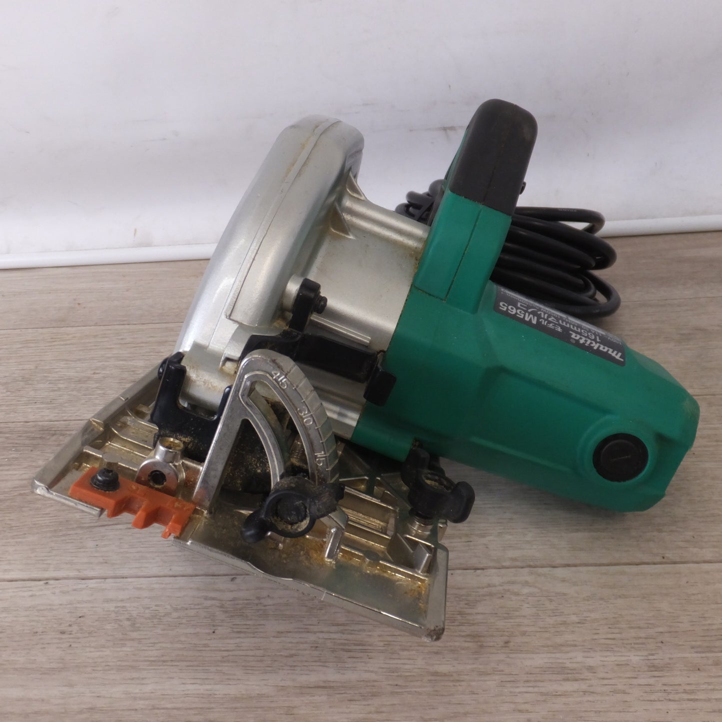 [送料無料] ★マキタ makita 165mm マルノコ M565　100V～ 11A 50-60Hz 1050W　木工用 超硬丸ノコ★