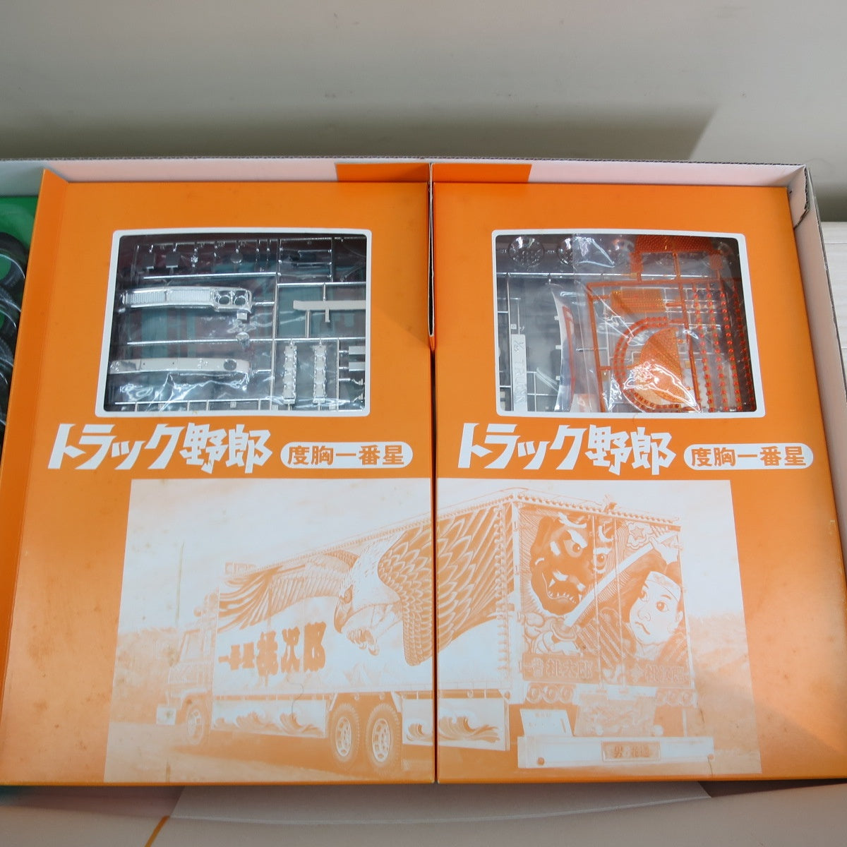 [送料無料] 未使用！未組立☆バンダイ トラック野郎 シリーズ NO.14 度胸一番星 プラモデル 1/20 ディスプレイモデル 一番星 桃次郎 BANDAI プラスチック☆