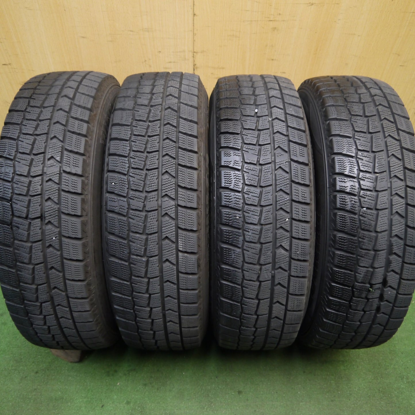 バリ溝！21年！キレイ！8.5分★スタッドレス 175/70R14 ダンロップ ウインターマックス WM02 Exceeder エクシーダー 14インチ PCD100/4H★5070704Hス