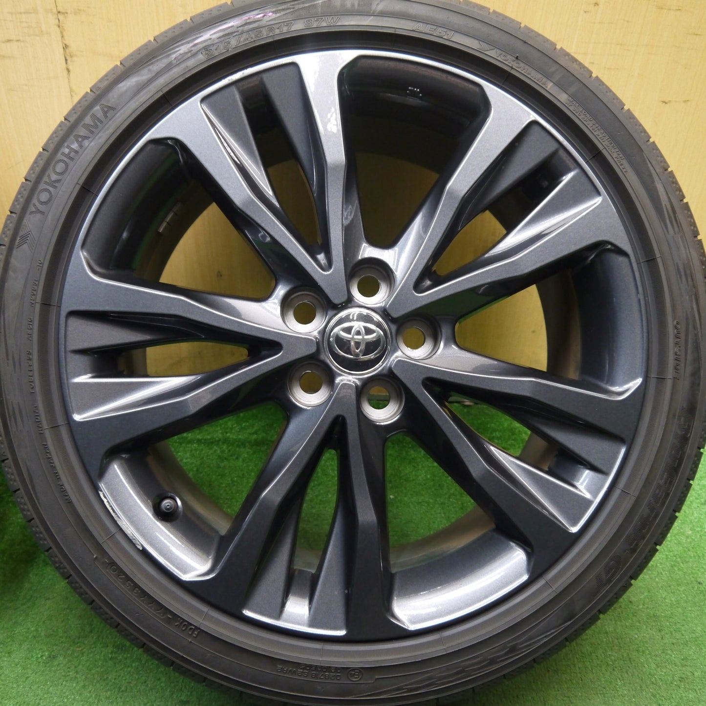 ★トヨタ カローラ ツーリング W×B 純正 215/45R17 ヨコハマ BluEarth-GT AE51 17インチ PCD100/5H★5061101Hノ