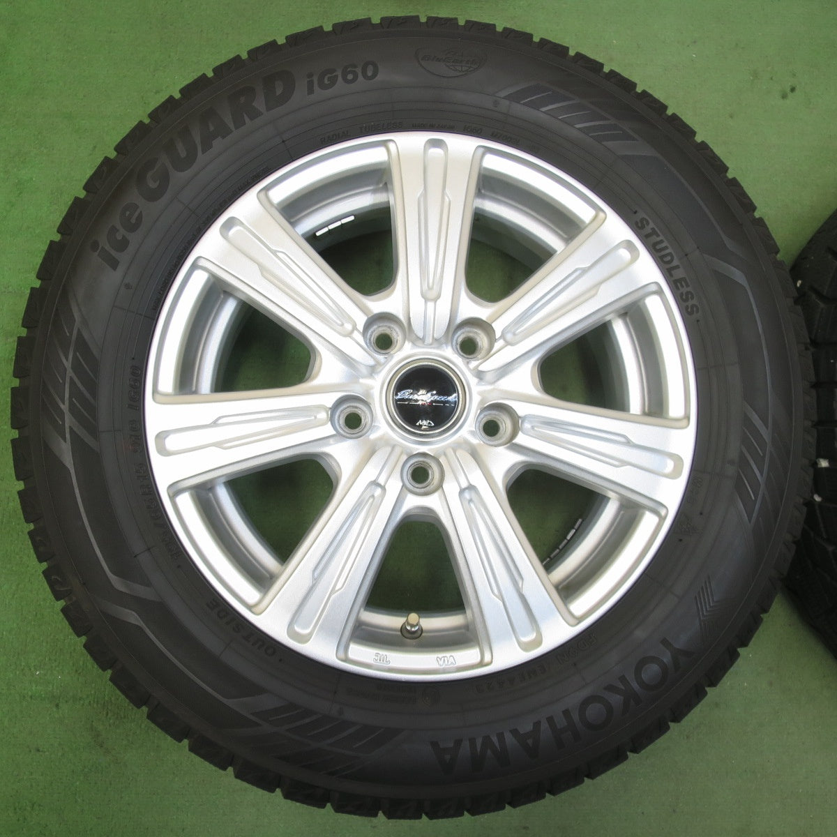 バリ溝！23年！キレイ！9.5分★スタッドレス 195/65R15 ヨコハマ アイスガード iG60 EuroSpeed MiD ユーロスピード 15インチ PCD114.3/5H★5112911イス