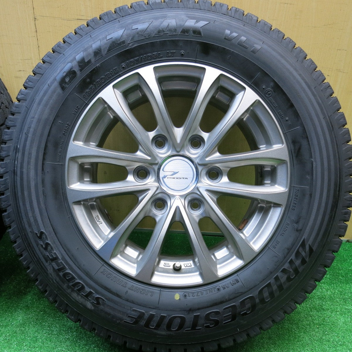 バリ溝！21年！キレイ！9分★スタッドレス 195/80R15 107/105L ブリヂストン ブリザック VL1 PRODITA HC プロディータ 15インチ PCD139.7/6H★5103007HAス