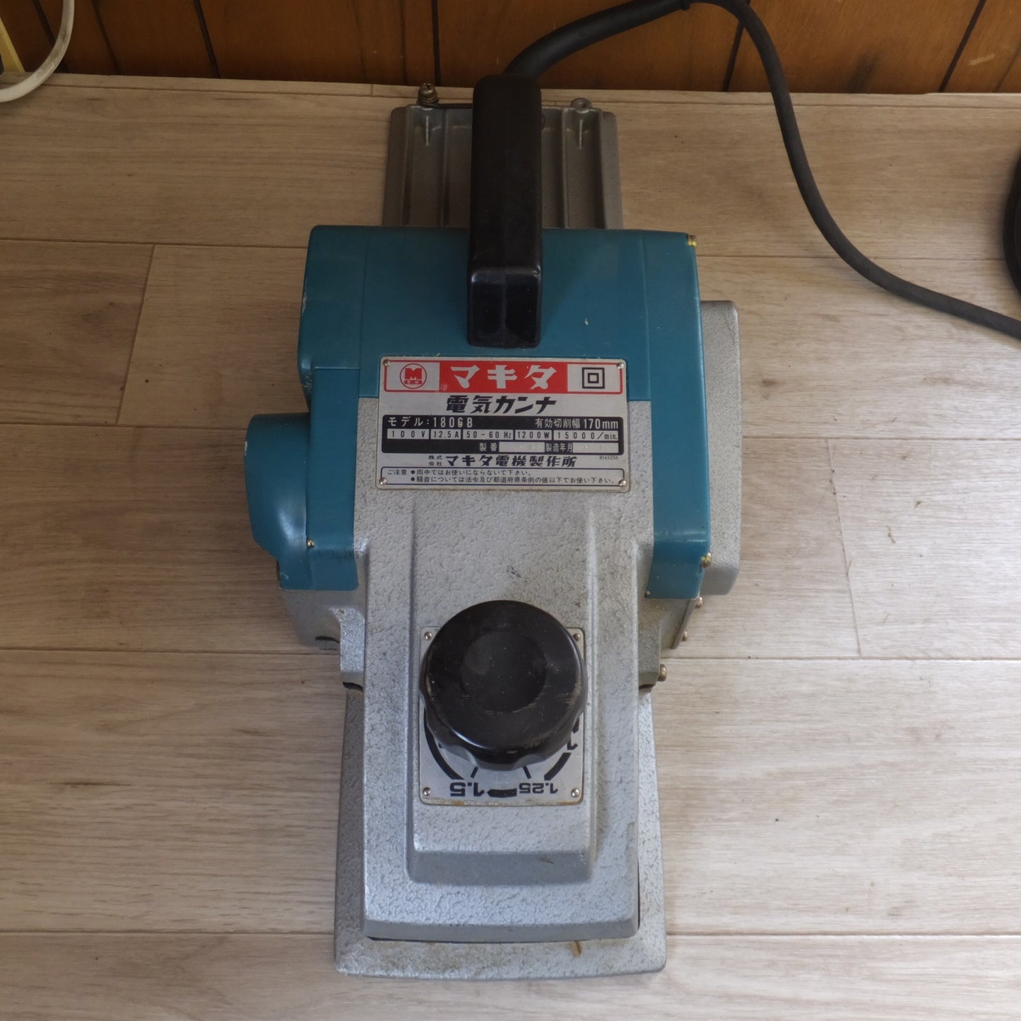 [送料無料] ★マキタ makita 電気カンナ 1806B　有効切削幅 170mm　100V 12.5A 50-60Hz 1200W 15000/min.★