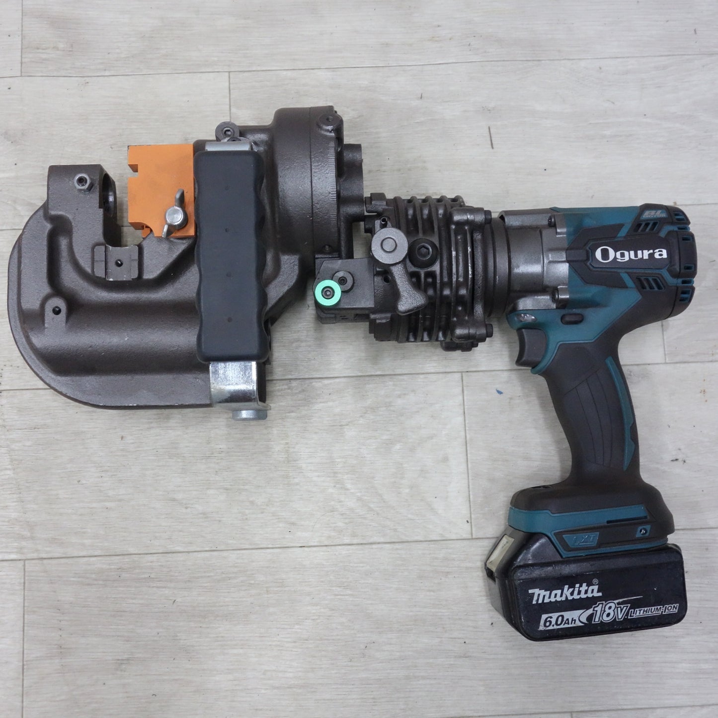 [送料無料] 美品◆オグラ コードレス パンチャー 18V HPC-NF209WBL マキタ 充電器 DC18RF バッテリー BL1860B ケース付き 電動 工具◆